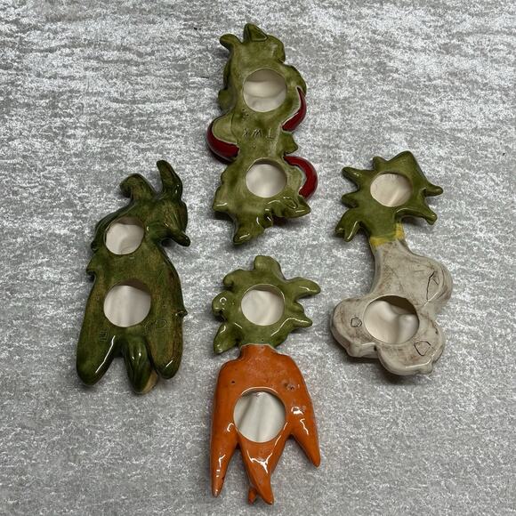 4 Vtg Hand Painted Ceramic Fruit Veggies Wall Hanging Carrots Corn Onions Tomato - Picture 6 of 14
